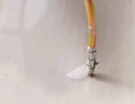 禹城瓷砖空鼓维修公司专业解答在瓷砖铺贴过程中，如果使用的砂料过粗（如全部使用了粗砂），可能会导致以下问题